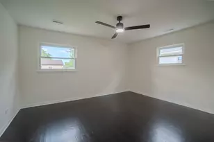 291 Division St, Melrose Park, IL 60160 - Photo 12