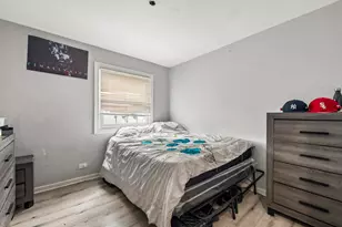 1395 S Glen Cir, Aurora, IL 60506 - Photo 8
