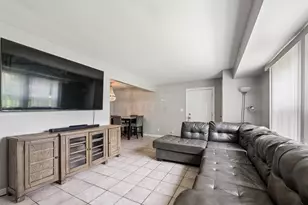 1395 S Glen Cir, Aurora, IL 60506 - Photo 6