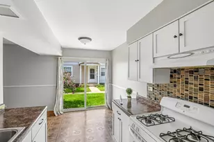 1205 Quincy Ct, Wheeling, IL 60090 - Photo 14
