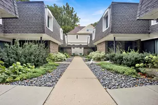 1635 W Belle Plaine Ave, Chicago, IL 60613 - Photo 4