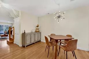 1635 W Belle Plaine Ave, Chicago, IL 60613 - Photo 22