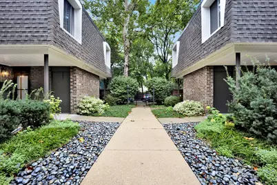 1635 W Belle Plaine Avenue, Chicago, IL 60613 - Photo 6