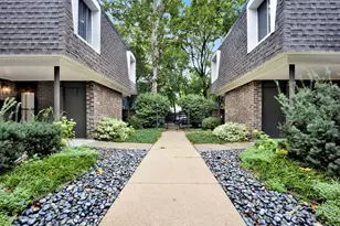 1635 W Belle Plaine Ave, Chicago, IL 60613 - Photo 6
