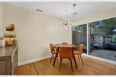 1635 W Belle Plaine Avenue, Chicago, IL 60613 - Photo 18