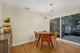 1635 W Belle Plaine Ave, Chicago, IL 60613 - Photo 18