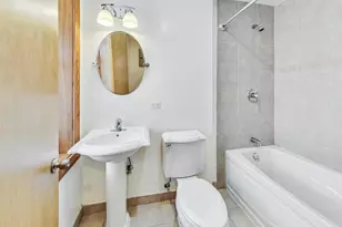 2705 W Hirsch Ave, Chicago, IL 60622 - Photo 26