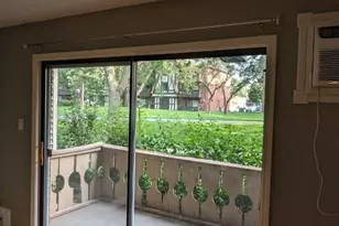17 Parkside Ct, Vernon Hills, IL 60061 - Photo 8