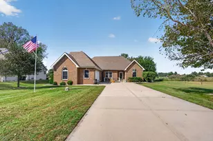 185 Fairway Dr, Essex, IL 60935 - Photo 34