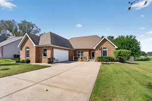 185 Fairway Dr, Essex, IL 60935 - Photo 1