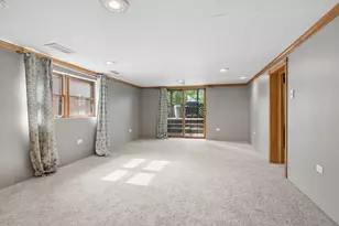 9019 W 92nd Pl, Hickory Hills, IL 60457 - Photo 14