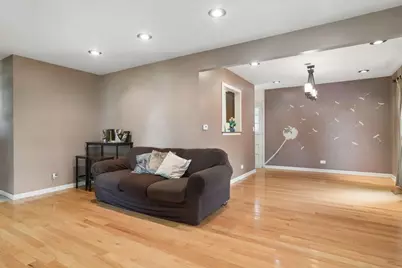 211 W Pickwick Road, Arlington Heights, IL 60005 - Photo 6