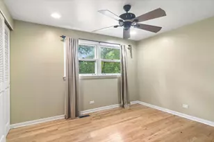 211 W Pickwick Rd, Arlington Heights, IL 60005 - Photo 16
