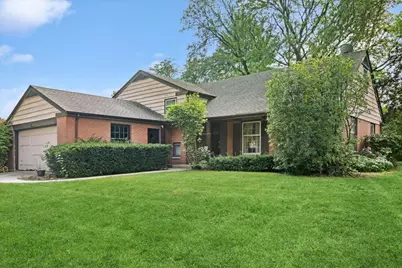 211 W Pickwick Road, Arlington Heights, IL 60005 - Photo 1