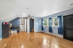 211 W Pickwick Rd, Arlington Heights, IL 60005 - Photo 14