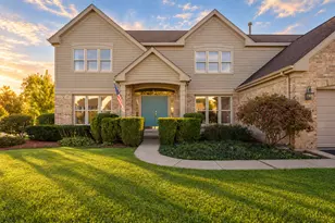 931 Ambria Dr, Mundelein, IL 60060 - Photo 2