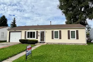 40 Arlington Dr, Romeoville, IL 60446 - Photo 1