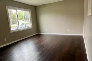 40 Arlington Dr, Romeoville, IL 60446 - Photo 2