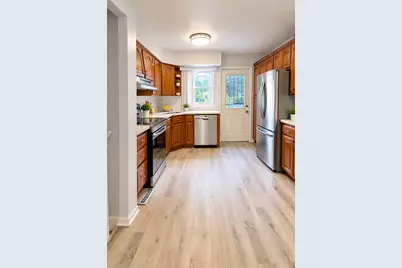 7909 W 93rd Street, Hickory Hills, IL 60457 - Photo 6