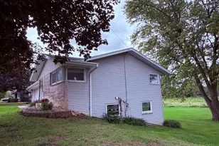 4 Genesee Ct, Morrison, IL 61270 - Photo 4