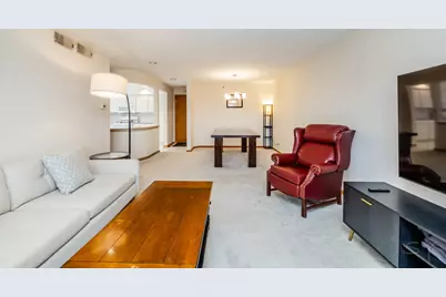 6755 N Milwaukee Avenue #505, Niles, IL 60714 - Photo 8