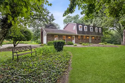 2S730 White Oak Lane, Batavia, IL 60510 - Photo 2