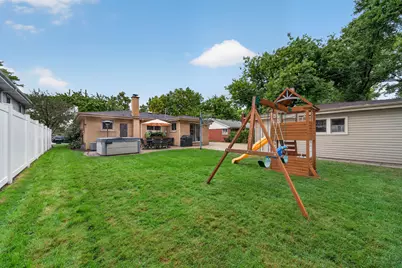 863 S Cedar Avenue, Elmhurst, IL 60126 - Photo 22