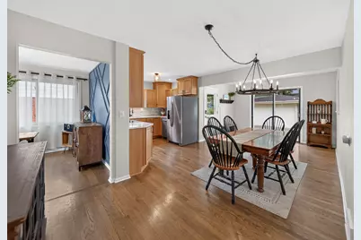 863 S Cedar Avenue, Elmhurst, IL 60126 - Photo 8