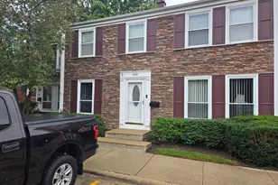 1866 Wellington Pl, Hoffman Estates, IL 60169 - Photo 1
