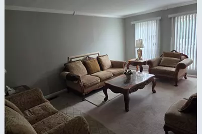 1866 Wellington Place, Hoffman Estates, IL 60169 - Photo 2