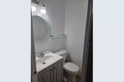 1866 Wellington Place, Hoffman Estates, IL 60169 - Photo 4