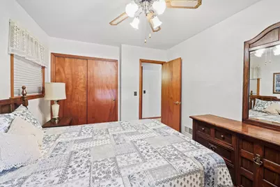 422 W Larkdale Lane W, Mount Prospect, IL 60056 - Photo 10