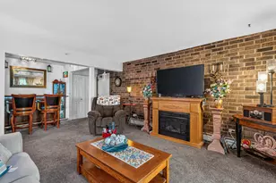 120 S La Londe Ave, Addison, IL 60101 - Photo 8