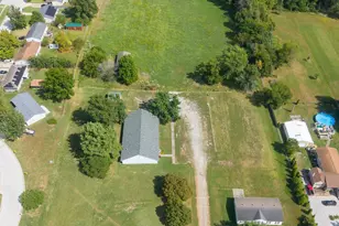 321 Country Club Ln, Centralia, IL 62801 - Photo 60