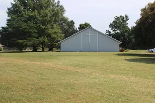 321 Country Club Ln, Centralia, IL 62801 - Photo 10