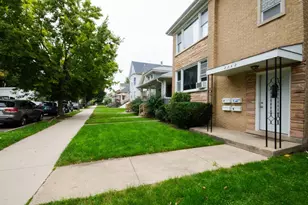 2242 N Narragansett Ave, Chicago, IL 60639 - Photo 2