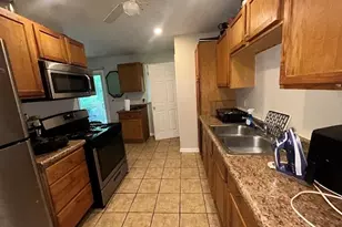 2106 Gideon Ave, Zion, IL 60099 - Photo 2