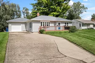 216 E Church St, Kewanee, IL 61443 - Photo 2