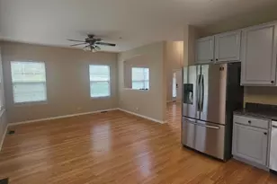6085 Delaney Dr, Hoffman Estates, IL 60192 - Photo 8