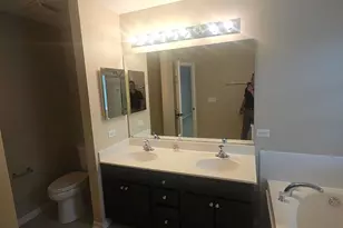 6085 Delaney Dr, Hoffman Estates, IL 60192 - Photo 14