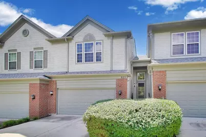 923 Kings Canyon Drive, Streamwood, IL 60107 - Photo 1