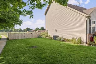 595 Beechwood Ct, Normal, IL 61761 - Photo 36
