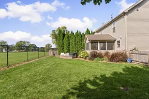 595 Beechwood Ct, Normal, IL 61761 - Photo 34