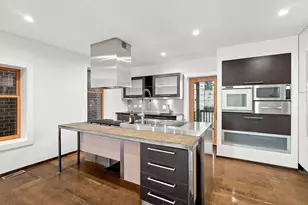 2334 W Medill Ave, Chicago, IL 60647 - Photo 10