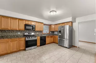 369 Waverly St, Park Forest, IL 60466 - Photo 6