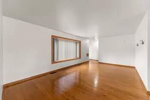 369 Waverly St, Park Forest, IL 60466 - Photo 4
