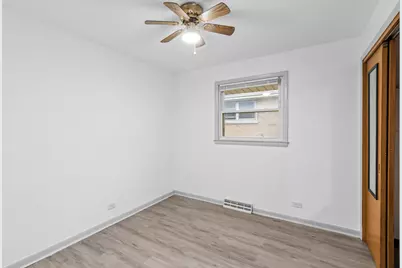 7915 Massasoit Avenue, Burbank, IL 60459 - Photo 10