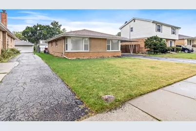 7915 Massasoit Avenue, Burbank, IL 60459 - Photo 2