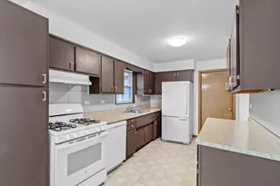 7915 Massasoit Ave, Burbank, IL 60459 - Photo 14