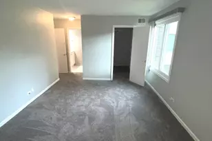 476 Raintree Ct, Glen Ellyn, IL 60137 - Photo 10